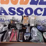 LOTE 253 - 32 – ITENS PARA FERRAGISTA DIVERSOS (APROXIMADAMENTE) (NO ESTADO, NÃO SABEMOS SE FUNCIONA. LEILÃO NÃO TEM GARANTIA E NEM DEVOLUÇÃO, SUJEITO A POSSÍVEIS AVARIAS VISÍVEIS/OCULTAS E/OU AUSÊNCIA DE COMPONENTES)