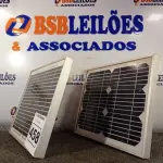 LOTE 458 - 02 PAINÉIS SOLARES 18V 10W.  (NO ESTADO) ATENÇÃO! FAZER A VISITAÇÃO ANTES DE ARREMATAR, NÃO SABEMOS SE FUNCIONA. LEILÃO NÃO TEM GARANTIA E NEM DEVOLUÇÃO, SUJEITO A POSSÍVEIS AVARIAS VISÍVEIS/OCULTAS E/OU AUSÊNCIA DE COMPONENTES.