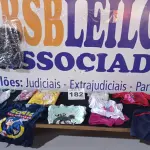 LOTE 182 - 30 – PEÇAS DE ROUPAS INFANTIS (APROXIMADAMENTE) (NO ESTADO, NÃO SABEMOS SE FUNCIONA. LEILÃO NÃO TEM GARANTIA E NEM DEVOLUÇÃO, SUJEITO A POSSÍVEIS AVARIAS VISÍVEIS/OCULTAS E/OU AUSÊNCIA DE COMPONENTES)