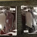 LOTE 510 - 50 KITS DE PASTILHA DE FREIO PARA HARLEY DAVIDSON, MODELO SOFTAIL DE 2008-2016, SENDO 25 DIANTEIRAS E 25 TRASEIRAS, NOVAS. (NO ESTADO)