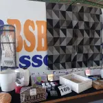 LOTE 169 - 25 - UTENSÍLIOS DOMÉSTICOS  (APROXIMADAMENTE)(NO ESTADO, NÃO SABEMOS SE FUNCIONA. LEILÃO NÃO TEM GARANTIA E NEM DEVOLUÇÃO, SUJEITO A POSSÍVEIS AVARIAS VISÍVEIS/OCULTAS E/OU AUSÊNCIA DE COMPONENTES)