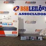 LOTE 450 - 01 DVR E 03 CÂMERAS DE SEGURANÇA. (NO ESTADO) ATENÇÃO! FAZER A VISITAÇÃO ANTES DE ARREMATAR, NÃO SABEMOS SE FUNCIONA. LEILÃO NÃO TEM GARANTIA E NEM DEVOLUÇÃO, SUJEITO A POSSÍVEIS AVARIAS VISÍVEIS/OCULTAS E/OU AUSÊNCIA DE COMPONENTES.