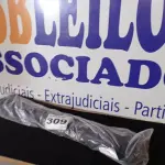 LOTE 309 - 01 - GUARDA SOL 1.60 ALUMÍNIO (NO ESTADO, NÃO SABEMOS SE FUNCIONA. LEILÃO NÃO TEM GARANTIA E NEM DEVOLUÇÃO, SUJEITO A POSSÍVEIS AVARIAS VISÍVEIS/OCULTAS E/OU AUSÊNCIA DE COMPONENTES)