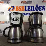LOTE 449 - 02 CAFETEIRAS MARCAS E MODELOS DIVERSOS. (NO ESTADO) ATENÇÃO! FAZER A VISITAÇÃO ANTES DE ARREMATAR, NÃO SABEMOS SE FUNCIONA. LEILÃO NÃO TEM GARANTIA E NEM DEVOLUÇÃO, SUJEITO A POSSÍVEIS AVARIAS VISÍVEIS/OCULTAS E/OU AUSÊNCIA DE COMPONENTES.
