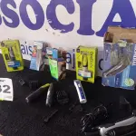 LOTE 332 - 08 – DEPILADORES DIVERSOS (NO ESTADO, NÃO SABEMOS SE FUNCIONA. LEILÃO NÃO TEM GARANTIA E NEM DEVOLUÇÃO, SUJEITO A POSSÍVEIS AVARIAS VISÍVEIS/OCULTAS E/OU AUSÊNCIA DE COMPONENTES)