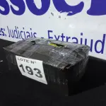 LOTE 193 - 19 KG GRAMPOS GERDAU POLIDO 19X11  (APROXIMADAMENTE)(NO ESTADO, NÃO SABEMOS SE FUNCIONA. LEILÃO NÃO TEM GARANTIA E NEM DEVOLUÇÃO, SUJEITO A POSSÍVEIS AVARIAS VISÍVEIS/OCULTAS E/OU AUSÊNCIA DE COMPONENTES)
