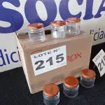 LOTE 215 - 20- POTES DE VIDRO COM TAMPA  (APROXIMADAMENTE)(NO ESTADO, NÃO SABEMOS SE FUNCIONA. LEILÃO NÃO TEM GARANTIA E NEM DEVOLUÇÃO, SUJEITO A POSSÍVEIS AVARIAS VISÍVEIS/OCULTAS E/OU AUSÊNCIA DE COMPONENTES)