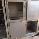 LOTE 488 - 01 GELADEIRA INDUSTRIAL SEM MOTOR COM AVARIAS. (NO ESTADO) ATENÇÃO! FAZER A VISITAÇÃO ANTES DE ARREMATAR, NÃO SABEMOS SE FUNCIONA. LEILÃO NÃO TEM GARANTIA E NEM DEVOLUÇÃO, SUJEITO A POSSÍVEIS AVARIAS VISÍVEIS/OCULTAS E/OU AUSÊNCIA DE COMPONENTES.