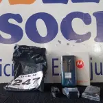 LOTE 247 - 01 - CELULAR MOTOROLA MOTO E6S 64GB 4G TELA 6.1 4GB RAM (NO ESTADO, NÃO SABEMOS SE FUNCIONA. LEILÃO NÃO TEM GARANTIA E NEM DEVOLUÇÃO, SUJEITO A POSSÍVEIS AVARIAS VISÍVEIS/OCULTAS E/OU AUSÊNCIA DE COMPONENTES)