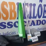 LOTE 320 - 01 - GUARDA SOL 1.60 ALUMÍNIO (NO ESTADO, NÃO SABEMOS SE FUNCIONA. LEILÃO NÃO TEM GARANTIA E NEM DEVOLUÇÃO, SUJEITO A POSSÍVEIS AVARIAS VISÍVEIS/OCULTAS E/OU AUSÊNCIA DE COMPONENTES)