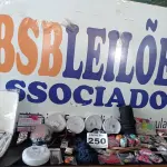 LOTE 250 - 40 – ITENS DE ARMARINHO DIVERSOS (APROXIMADAMENTE) (NO ESTADO, NÃO SABEMOS SE FUNCIONA. LEILÃO NÃO TEM GARANTIA E NEM DEVOLUÇÃO, SUJEITO A POSSÍVEIS AVARIAS VISÍVEIS/OCULTAS E/OU AUSÊNCIA DE COMPONENTES)