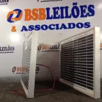 LOTE 434 - 02 PAINÉIS SOLARES 18V 10W.  (NO ESTADO) ATENÇÃO! FAZER A VISITAÇÃO ANTES DE ARREMATAR, NÃO SABEMOS SE FUNCIONA. LEILÃO NÃO TEM GARANTIA E NEM DEVOLUÇÃO, SUJEITO A POSSÍVEIS AVARIAS VISÍVEIS/OCULTAS E/OU AUSÊNCIA DE COMPONENTES.