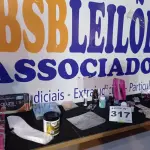 LOTE 317 - 25 – ITENS DE BELEZA DIVERSOS (APROXIMADAMENTE)(NO ESTADO, NÃO SABEMOS SE FUNCIONA. LEILÃO NÃO TEM GARANTIA E NEM DEVOLUÇÃO, SUJEITO A POSSÍVEIS AVARIAS VISÍVEIS/OCULTAS E/OU AUSÊNCIA DE COMPONENTES)