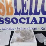 LOTE 341 - 01 - ARANDELA LED ELO DOURADO 3000K 15W BELLA DY003 (NO ESTADO, NÃO SABEMOS SE FUNCIONA. LEILÃO NÃO TEM GARANTIA E NEM DEVOLUÇÃO, SUJEITO A POSSÍVEIS AVARIAS VISÍVEIS/OCULTAS E/OU AUSÊNCIA DE COMPONENTES)