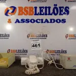LOTE 461 - 01 INTERFONE E 01 FONTE DE ALIMENTAÇÃO. (NO ESTADO) ATENÇÃO! FAZER A VISITAÇÃO ANTES DE ARREMATAR, NÃO SABEMOS SE FUNCIONA. LEILÃO NÃO TEM GARANTIA E NEM DEVOLUÇÃO, SUJEITO A POSSÍVEIS AVARIAS VISÍVEIS/OCULTAS E/OU AUSÊNCIA DE COMPONENTES.