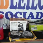 LOTE 274 - 01 – LIQUIDIFICADOR PHILIPS WALITA – 01 ASPIRADOR PHILCO – 01 BATEDEIRA BRITANIA – 01 FOGAREIRO 2 BOCAS (NO ESTADO, NÃO SABEMOS SE FUNCIONA. LEILÃO NÃO TEM GARANTIA E NEM DEVOLUÇÃO, SUJEITO A POSSÍVEIS AVARIAS VISÍVEIS/OCULTAS E/OU AUSÊNCIA DE COMPONENTES)