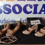 LOTE 036 - 02 – PARES DE CALÇADOS FEMININO Nº 35 (NO ESTADO, NÃO SABEMOS SE FUNCIONA. LEILÃO NÃO TEM GARANTIA E NEM DEVOLUÇÃO, SUJEITO A POSSÍVEIS AVARIAS VISÍVEIS/OCULTAS E/OU AUSÊNCIA DE COMPONENTES)