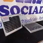 LOTE 394 - 02 PAINÉIS SOLARES 18V 10W. (NO ESTADO) ATENÇÃO! FAZER A VISITAÇÃO ANTES DE ARREMATAR, NÃO SABEMOS SE FUNCIONA. LEILÃO NÃO TEM GARANTIA E NEM DEVOLUÇÃO, SUJEITO A POSSÍVEIS AVARIAS VISÍVEIS/OCULTAS E/OU AUSÊNCIA DE COMPONENTES.