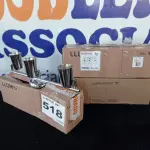 LOTE 518 - 03 - TRILHOS DE SOBREPOR LLUM NEW SHORT DIRECIONÁVEL 3XE27 (NO ESTADO, NÃO SABEMOS SE FUNCIONA. LEILÃO NÃO TEM GARANTIA E NEM DEVOLUÇÃO, SUJEITO A POSSÍVEIS AVARIAS VISÍVEIS/OCULTAS E/OU AUSÊNCIA DE COMPONENTES)