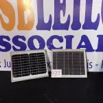LOTE 437 - 02 PAINÉIS SOLARES 18V 10W. (NO ESTADO) ATENÇÃO! FAZER A VISITAÇÃO ANTES DE ARREMATAR, NÃO SABEMOS SE FUNCIONA. LEILÃO NÃO TEM GARANTIA E NEM DEVOLUÇÃO, SUJEITO A POSSÍVEIS AVARIAS VISÍVEIS/OCULTAS E/OU AUSÊNCIA DE COMPONENTES.