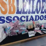 LOTE 379 - 30 – UTENSÍLIOS DE FESTAS (APROXIMADAMENTE) (NO ESTADO, NÃO SABEMOS SE FUNCIONA. LEILÃO NÃO TEM GARANTIA E NEM DEVOLUÇÃO, SUJEITO A POSSÍVEIS AVARIAS VISÍVEIS/OCULTAS E/OU AUSÊNCIA DE COMPONENTES)