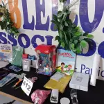 LOTE 412 - 30 – ITENS PARA PAPELARIA E BRINQUEDOS DIVERSOS (APROXIMADAMENTE)(NO ESTADO, NÃO SABEMOS SE FUNCIONA. LEILÃO NÃO TEM GARANTIA E NEM DEVOLUÇÃO, SUJEITO A POSSÍVEIS AVARIAS VISÍVEIS/OCULTAS E/OU AUSÊNCIA DE COMPONENTES)(NO ESTADO, NÃO SABEMOS SE FUNCIONA. LEILÃO NÃO TEM GARANTIA E NEM DEVOLUÇÃO, SUJEITO A POSSÍVEIS AVARIAS VISÍVEIS/OCULTAS E/OU AUSÊNCIA DE COMPONENTES)
