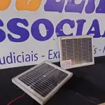 LOTE 439 - 02 PAINÉIS SOLARES 18V 10W. (NO ESTADO) ATENÇÃO! FAZER A VISITAÇÃO ANTES DE ARREMATAR, NÃO SABEMOS SE FUNCIONA. LEILÃO NÃO TEM GARANTIA E NEM DEVOLUÇÃO, SUJEITO A POSSÍVEIS AVARIAS VISÍVEIS/OCULTAS E/OU AUSÊNCIA DE COMPONENTES.