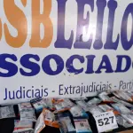LOTE 527 - 40 – MATERIAIS ELÉTRICOS DIVERSOS (APROXIMADAMENTE) (NO ESTADO, NÃO SABEMOS SE FUNCIONA. LEILÃO NÃO TEM GARANTIA E NEM DEVOLUÇÃO, SUJEITO A POSSÍVEIS AVARIAS VISÍVEIS/OCULTAS E/OU AUSÊNCIA DE COMPONENTES)
