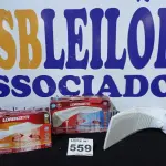 LOTE 559 - 03 – CHUVEIROS DIVERSOS (NO ESTADO, NÃO SABEMOS SE FUNCIONA. LEILÃO NÃO TEM GARANTIA E NEM DEVOLUÇÃO, SUJEITO A POSSÍVEIS AVARIAS VISÍVEIS/OCULTAS E/OU AUSÊNCIA DE COMPONENTES)