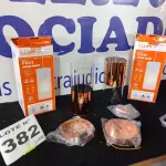 LOTE 382 - 02 - PENDENTES REDONDO PARA 1 LÂMPADA FIRST 12CM COBRE (NO ESTADO, NÃO SABEMOS SE FUNCIONA. LEILÃO NÃO TEM GARANTIA E NEM DEVOLUÇÃO, SUJEITO A POSSÍVEIS AVARIAS VISÍVEIS/OCULTAS E/OU AUSÊNCIA DE COMPONENTES)