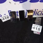 LOTE 418 - 01 - CELULAR SAMSUNG S8 – 02 CELULAR MOTOROLA (NO ESTADO, NÃO SABEMOS SE FUNCIONA. LEILÃO NÃO TEM GARANTIA E NEM DEVOLUÇÃO, SUJEITO A POSSÍVEIS AVARIAS VISÍVEIS/OCULTAS E/OU AUSÊNCIA DE COMPONENTES)
