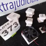 LOTE 373 - 13 - COOLER 12VOLTS DIVERSOS (NO ESTADO, NÃO SABEMOS SE FUNCIONA. LEILÃO NÃO TEM GARANTIA E NEM DEVOLUÇÃO, SUJEITO A POSSÍVEIS AVARIAS VISÍVEIS/OCULTAS E/OU AUSÊNCIA DE COMPONENTES)