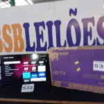 LOTE 532 - 01 - SMART TV LED 32 POLEGADAS HD SEMP (NO ESTADO, NÃO SABEMOS SE FUNCIONA. LEILÃO NÃO TEM GARANTIA E NEM DEVOLUÇÃO, SUJEITO A POSSÍVEIS AVARIAS VISÍVEIS/OCULTAS E/OU AUSÊNCIA DE COMPONENTES)