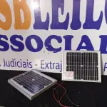 LOTE 385 - 02 PAINÉIS SOLARES 18V 10W. (NO ESTADO) ATENÇÃO! FAZER A VISITAÇÃO ANTES DE ARREMATAR, NÃO SABEMOS SE FUNCIONA. LEILÃO NÃO TEM GARANTIA E NEM DEVOLUÇÃO, SUJEITO A POSSÍVEIS AVARIAS VISÍVEIS/OCULTAS E/OU AUSÊNCIA DE COMPONENTES.