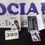 LOTE 390 - 01 - MAQUINA DE TOSA SEM FIO PROFISSIONAL PARA PETS KEMEI KM-1991 (NO ESTADO, NÃO SABEMOS SE FUNCIONA. LEILÃO NÃO TEM GARANTIA E NEM DEVOLUÇÃO, SUJEITO A POSSÍVEIS AVARIAS VISÍVEIS/OCULTAS E/OU AUSÊNCIA DE COMPONENTES)