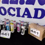 LOTE 441 - 13 - GARRAFAS DE TINTA EPSON (NO ESTADO, NÃO SABEMOS SE FUNCIONA. LEILÃO NÃO TEM GARANTIA E NEM DEVOLUÇÃO, SUJEITO A POSSÍVEIS AVARIAS VISÍVEIS/OCULTAS E/OU AUSÊNCIA DE COMPONENTES)