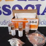 LOTE 384 - 01 - PENDENTE EM VIDRO PARA 5 LÂMPADAS REDONDO FIRST - LLUM BRONZEARTE (NO ESTADO, NÃO SABEMOS SE FUNCIONA. LEILÃO NÃO TEM GARANTIA E NEM DEVOLUÇÃO, SUJEITO A POSSÍVEIS AVARIAS VISÍVEIS/OCULTAS E/OU AUSÊNCIA DE COMPONENTES)