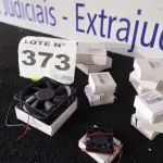 LOTE 373 - 13 - COOLER 12VOLTS DIVERSOS (NO ESTADO, NÃO SABEMOS SE FUNCIONA. LEILÃO NÃO TEM GARANTIA E NEM DEVOLUÇÃO, SUJEITO A POSSÍVEIS AVARIAS VISÍVEIS/OCULTAS E/OU AUSÊNCIA DE COMPONENTES)