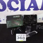 LOTE 368 - 01 - VÍDEO GAME STICK LITE COM 10.000 MIL JOGOS + 2 CONTROLES SEM FIO (NO ESTADO, NÃO SABEMOS SE FUNCIONA. LEILÃO NÃO TEM GARANTIA E NEM DEVOLUÇÃO, SUJEITO A POSSÍVEIS AVARIAS VISÍVEIS/OCULTAS E/OU AUSÊNCIA DE COMPONENTES)