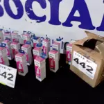 LOTE 442 - 17 - GARRAFAS DE TINTA EPSON (NO ESTADO, NÃO SABEMOS SE FUNCIONA. LEILÃO NÃO TEM GARANTIA E NEM DEVOLUÇÃO, SUJEITO A POSSÍVEIS AVARIAS VISÍVEIS/OCULTAS E/OU AUSÊNCIA DE COMPONENTES)