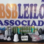 LOTE 406 - 30 – ITENS DE FERRAGISTA (APROXIMADAMENTE)(NO ESTADO, NÃO SABEMOS SE FUNCIONA. LEILÃO NÃO TEM GARANTIA E NEM DEVOLUÇÃO, SUJEITO A POSSÍVEIS AVARIAS VISÍVEIS/OCULTAS E/OU AUSÊNCIA DE COMPONENTES)