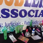 LOTE 411 - 60 -  COSMÉTICO DIVERSOS  (APROXIMADAMENTE)(NO ESTADO, NÃO SABEMOS SE FUNCIONA. LEILÃO NÃO TEM GARANTIA E NEM DEVOLUÇÃO, SUJEITO A POSSÍVEIS AVARIAS VISÍVEIS/OCULTAS E/OU AUSÊNCIA DE COMPONENTES)