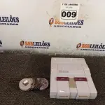 LOTE 009 - 01 VIDEOGAME SUPER NINTENDO. (NO ESTADO) ATENÇÃO! FAZER A VISITAÇÃO ANTES DE ARREMATAR, NÃO SABEMOS SE FUNCIONA. LEILÃO NÃO TEM GARANTIA E NEM DEVOLUÇÃO, SUJEITO A POSSÍVEIS AVARIAS VISÍVEIS/OCULTAS E/OU AUSÊNCIA DE COMPONENTES.