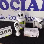 LOTE 386 - 03 – CÂMERAS DIVERSAS (NO ESTADO, NÃO SABEMOS SE FUNCIONA. LEILÃO NÃO TEM GARANTIA E NEM DEVOLUÇÃO, SUJEITO A POSSÍVEIS AVARIAS VISÍVEIS/OCULTAS E/OU AUSÊNCIA DE COMPONENTES)
