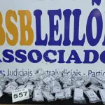 LOTE 557 - 61 – TOMADAS ELÉTRICAS (APROXIMADAMENTE)(NO ESTADO, NÃO SABEMOS SE FUNCIONA. LEILÃO NÃO TEM GARANTIA E NEM DEVOLUÇÃO, SUJEITO A POSSÍVEIS AVARIAS VISÍVEIS/OCULTAS E/OU AUSÊNCIA DE COMPONENTES)