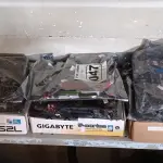 LOTE 047 - 09 PLACAS MÃE MARCAS E MODELOS DIVERSOS. (NO ESTADO) ATENÇÃO! FAZER A VISITAÇÃO ANTES DE ARREMATAR, NÃO SABEMOS SE FUNCIONA. LEILÃO NÃO TEM GARANTIA E NEM DEVOLUÇÃO, SUJEITO A POSSÍVEIS AVARIAS VISÍVEIS/OCULTAS E/OU AUSÊNCIA DE COMPONENTES.