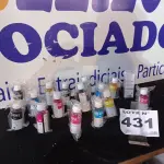 LOTE 431 - 16 - GARRAFAS DE TINTA HP (NO ESTADO, NÃO SABEMOS SE FUNCIONA. LEILÃO NÃO TEM GARANTIA E NEM DEVOLUÇÃO, SUJEITO A POSSÍVEIS AVARIAS VISÍVEIS/OCULTAS E/OU AUSÊNCIA DE COMPONENTES)