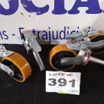 LOTE 391 - 01 - KIT COM 4 RODÍZIOS GIRATÓRIO COM FREIO PARA ANDAIME (NO ESTADO, NÃO SABEMOS SE FUNCIONA. LEILÃO NÃO TEM GARANTIA E NEM DEVOLUÇÃO, SUJEITO A POSSÍVEIS AVARIAS VISÍVEIS/OCULTAS E/OU AUSÊNCIA DE COMPONENTES)