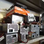 LOTE 046 - 04 PAINÉIS DE LED E 10 FONTES PARA PC MARCAS E MODELOS DIVERSOS. (NO ESTADO) ATENÇÃO! FAZER A VISITAÇÃO ANTES DE ARREMATAR, NÃO SABEMOS SE FUNCIONA. LEILÃO NÃO TEM GARANTIA E NEM DEVOLUÇÃO, SUJEITO A POSSÍVEIS AVARIAS VISÍVEIS/OCULTAS E/OU AUSÊNCIA DE COMPONENTES.