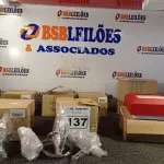LOTE 137 - 01 LOTE COM VÁRIAS LUMINÁRIAS DE EMBUTIR. (NO ESTADO) ATENÇÃO! FAZER A VISITAÇÃO ANTES DE ARREMATAR, NÃO SABEMOS SE FUNCIONA. LEILÃO NÃO TEM GARANTIA E NEM DEVOLUÇÃO, SUJEITO A POSSÍVEIS AVARIAS VISÍVEIS/OCULTAS E/OU AUSÊNCIA DE COMPONENTES.